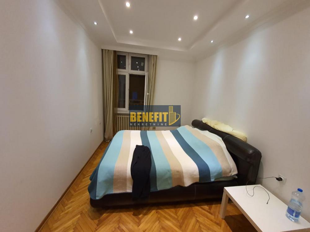Stan na prodaju u Beogradu, Vračar (Hram), cetvorosoban, 83m2, cena 290000 evra