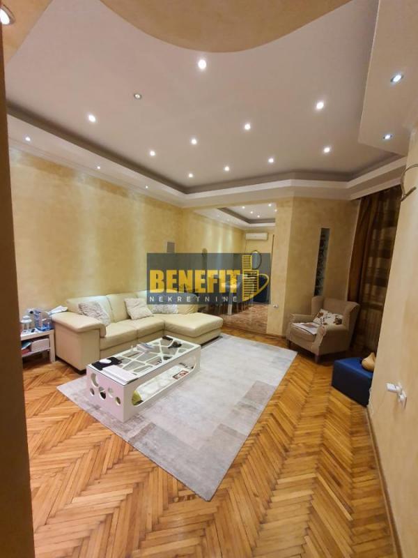 Stan na prodaju u Beogradu, Vračar (Hram), cetvorosoban, 83m2, cena 290000 evra