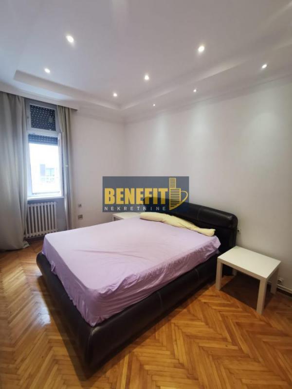 Stan na prodaju u Beogradu, Vračar (Hram), cetvorosoban, 83m2, cena 290000 evra