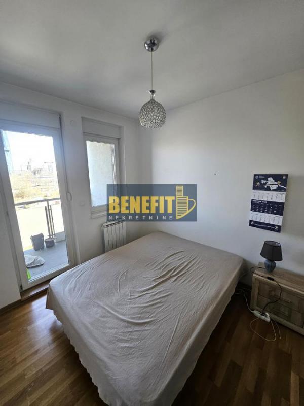 Stan na prodaju u Beogradu, Novi Beograd blok 67A (Belvile), trosoban, 80m2, cena 320000 evra