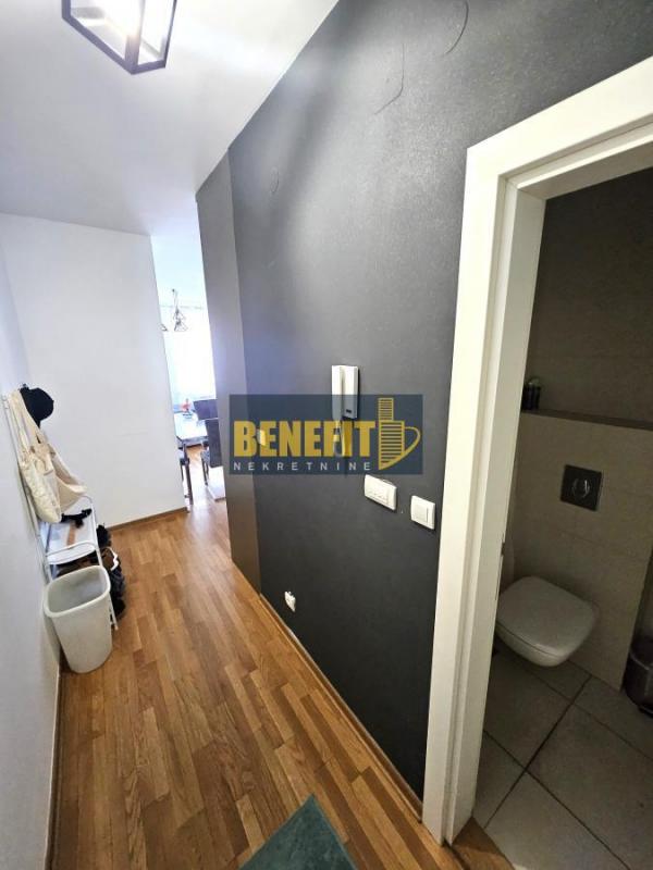 Stan na prodaju u Beogradu, Novi Beograd blok 67A (Belvile), trosoban, 80m2, cena 320000 evra