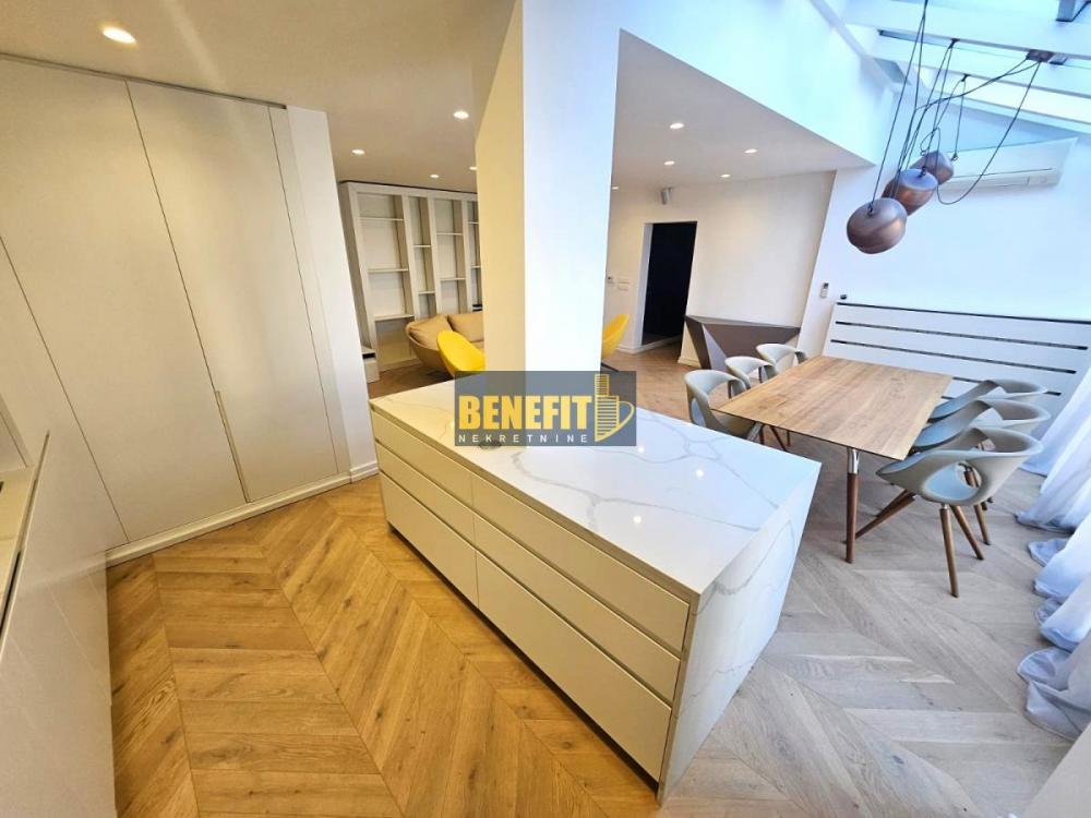 Stan na prodaju u Beogradu, Stari grad, cetvorosoban, 123m2, cena 528900 evra