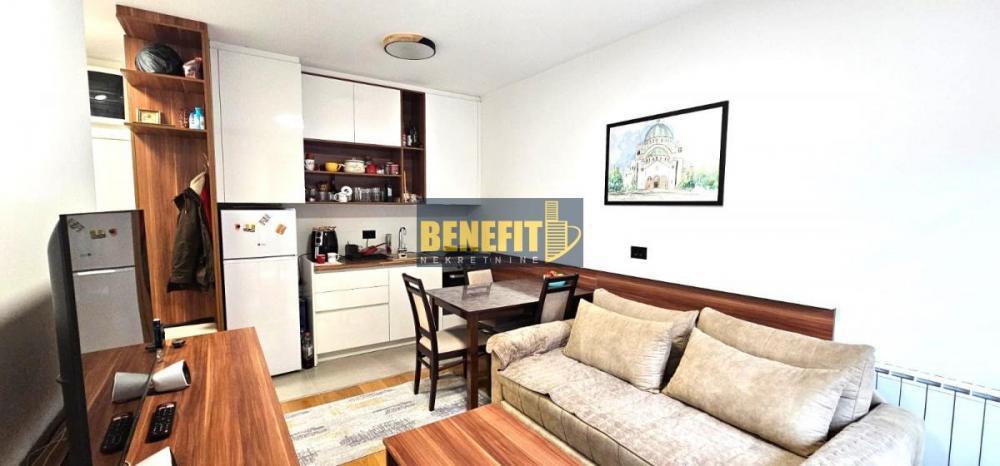 Stan na prodaju u Beogradu, Banjica, jednoiposoban, 34m2, cena 115000 evra