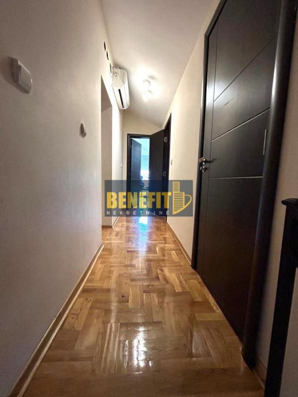 Stan na prodaju u Beogradu, Cvetanova ćuprija, trosoban, 89m2, cena 178000 evra