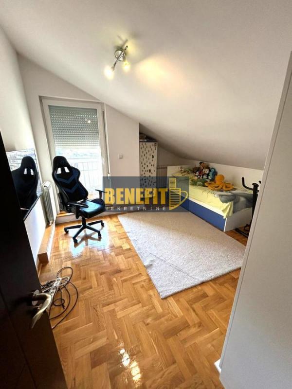 Stan na prodaju u Beogradu, Cvetanova ćuprija, trosoban, 89m2, cena 178000 evra