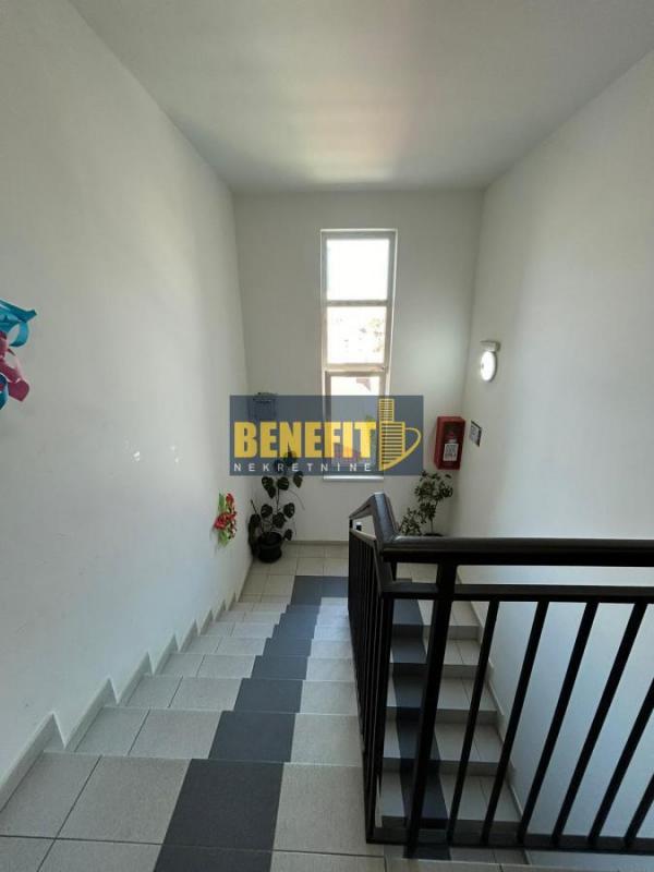 Stan na prodaju u Beogradu, Cvetanova ćuprija, trosoban, 89m2, cena 178000 evra