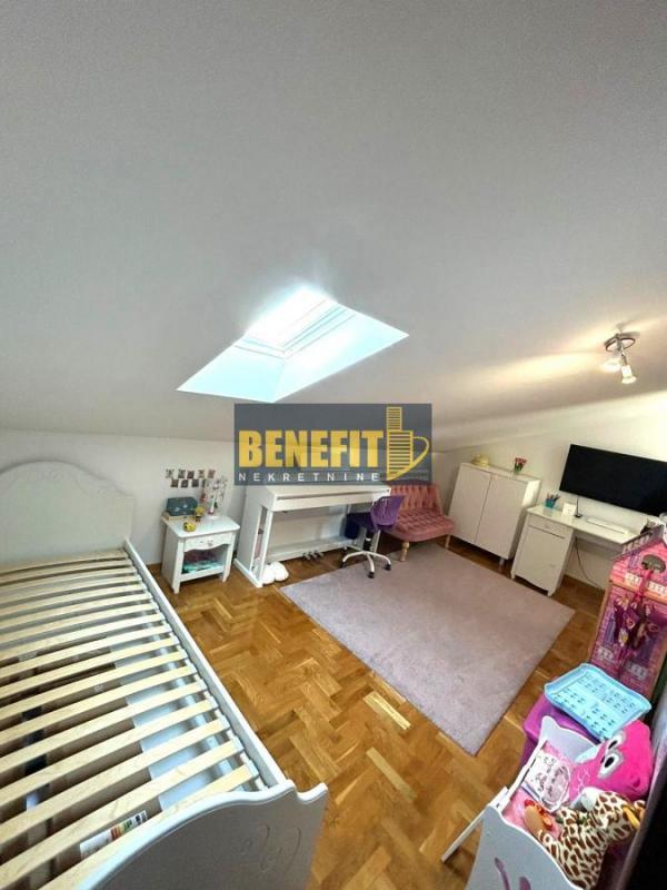 Stan na prodaju u Beogradu, Cvetanova ćuprija, trosoban, 89m2, cena 178000 evra