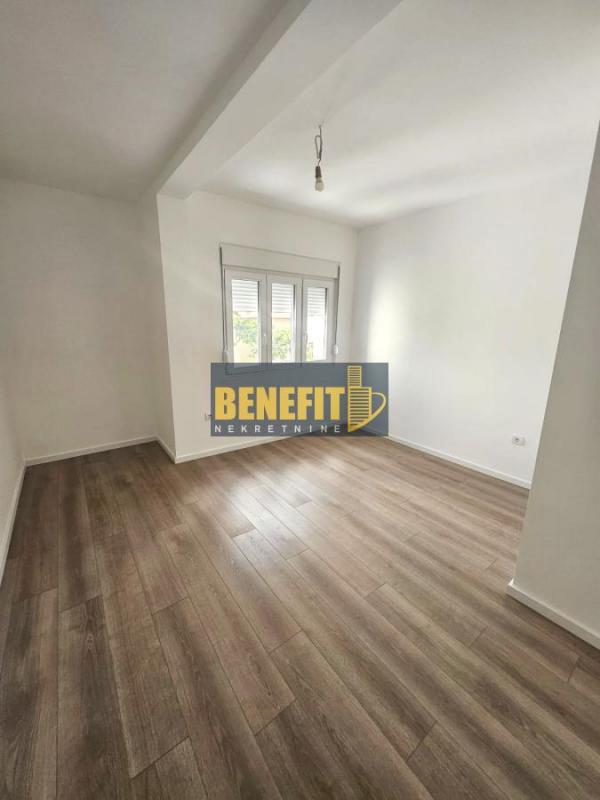 Stan na prodaju u Beogradu, Ostružnica, cetvorosoban, 150m2, cena 245000 evra