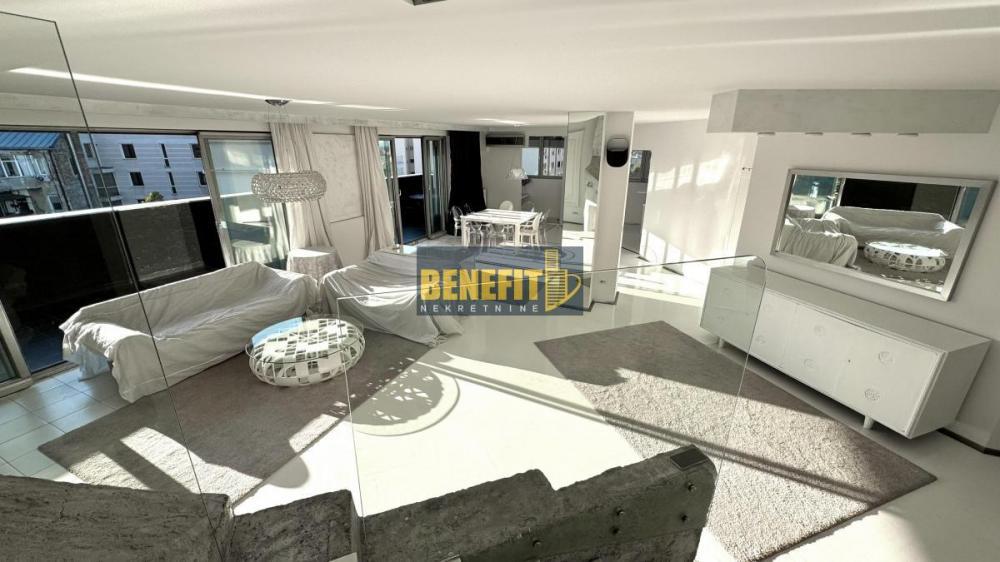 Stan na prodaju u Beogradu, Tašmajdan, cetvorosoban, 244m2, cena 900000 evra