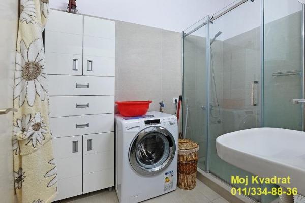 Stan na prodaju u Beogradu, Palilulska pijaca, dvoiposoban, 74m2, cena 250000 evra
