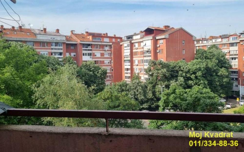 Stan na prodaju u Beogradu, Braće Jerković, dvosoban, 65m2, cena 160000 evra
