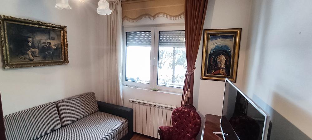 Stan na prodaju u Beogradu, Vračar, trosoban, 75m2, cena 240000 evra