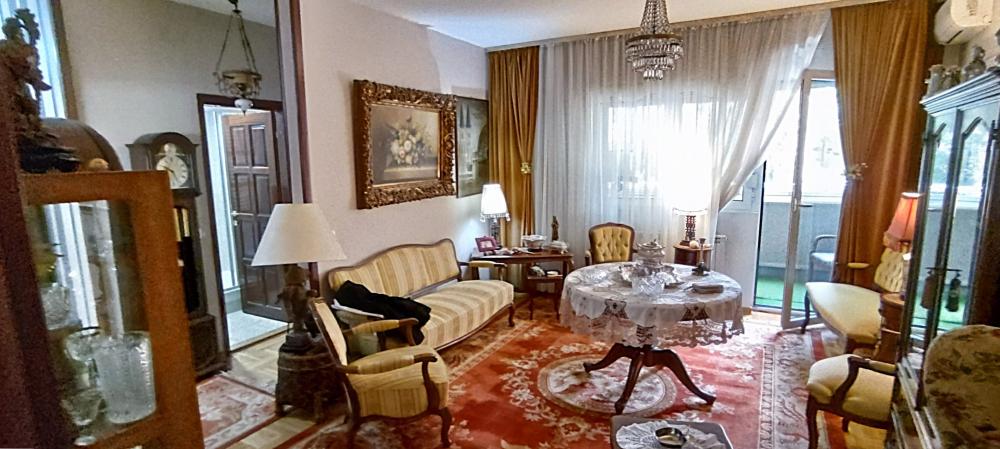 Stan na prodaju u Beogradu, Vračar, trosoban, 75m2, cena 240000 evra