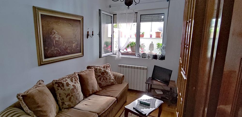 Stan na prodaju u Beogradu, Vračar, trosoban, 75m2, cena 240000 evra