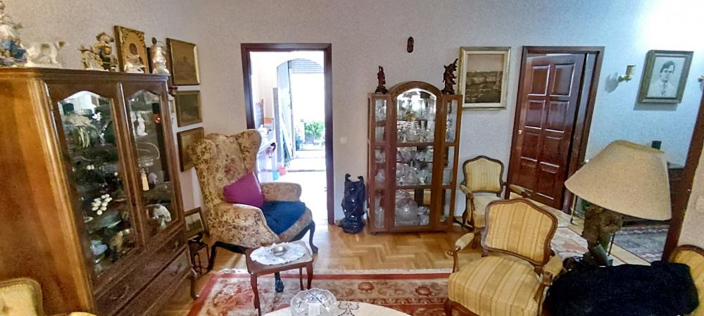 Stan na prodaju u Beogradu, Vračar, trosoban, 75m2, cena 240000 evra