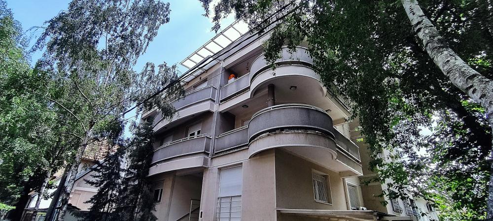 Stan na prodaju u Beogradu, Vračar, trosoban, 75m2, cena 240000 evra