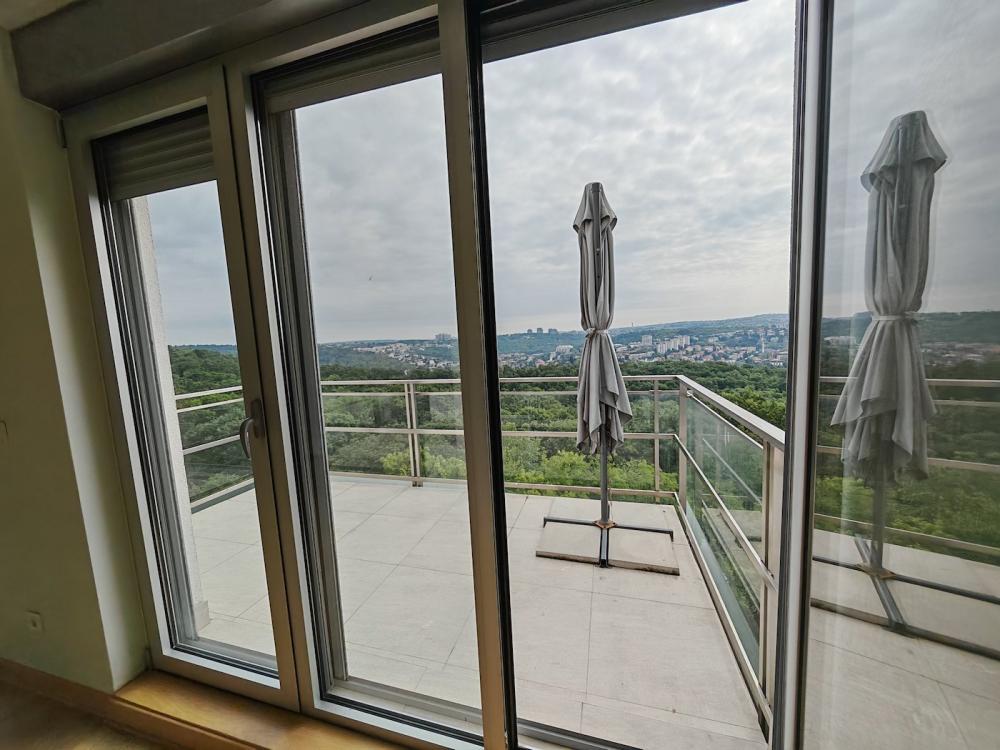 Stan na prodaju u Beogradu, Skojevsko naselje, 105m2, cena 330000 evra