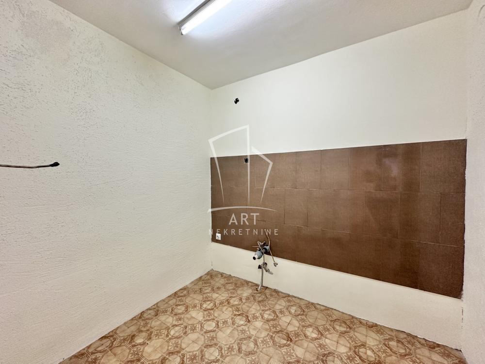 Stan na prodaju u Beogradu, Mirijevo, trosoban, 65m2, cena 165000 evra