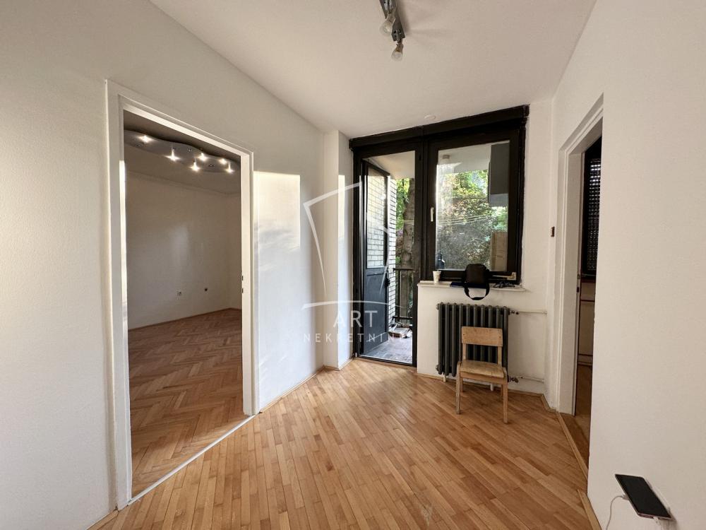 Stan na prodaju u Beogradu, Mirijevo, trosoban, 65m2, cena 165000 evra