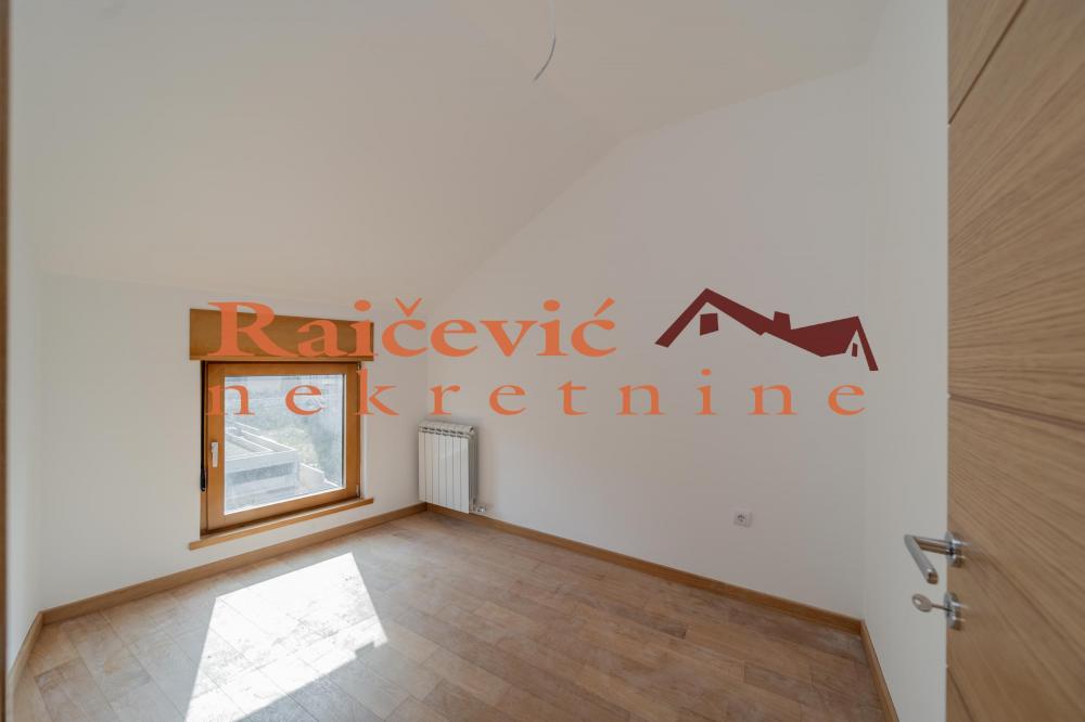 Stan na prodaju u Beogradu, Trošarina, troiposoban, 69m2, cena 236892 evra