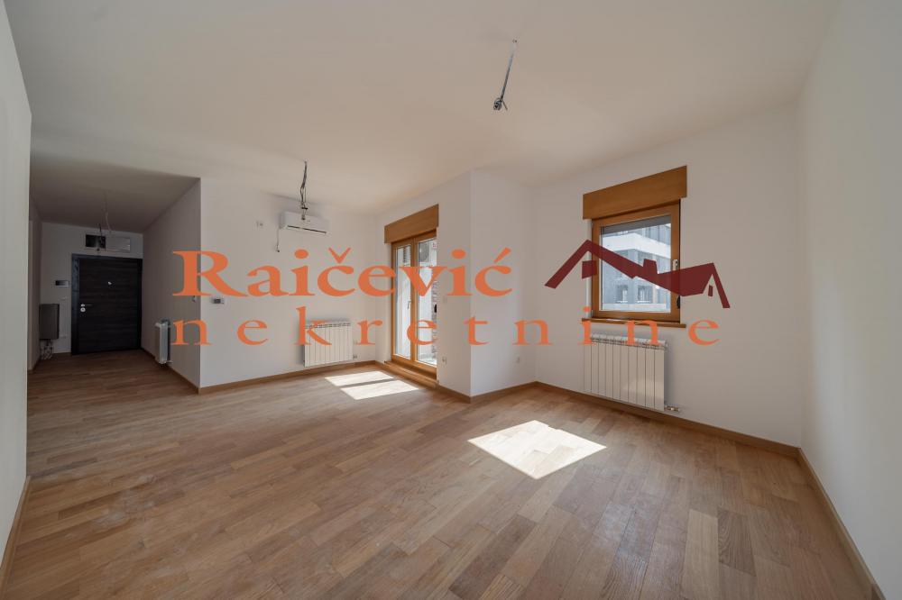 Stan na prodaju u Beogradu, Trošarina, cetvorosoban, 82m2, cena 280404 evra