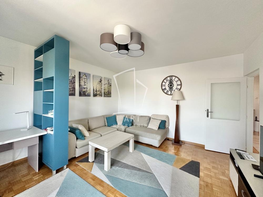 Stan na prodaju u Beogradu, Novi Beograd blok 11 (Hotel Jugoslavija), dvosoban, 50m2, cena 185000 evra