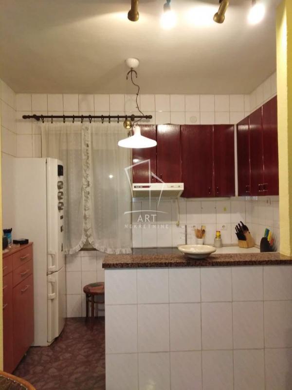 Stan na prodaju u Beogradu, Zvezdara, dvosoban, 64m2, cena 280000 evra