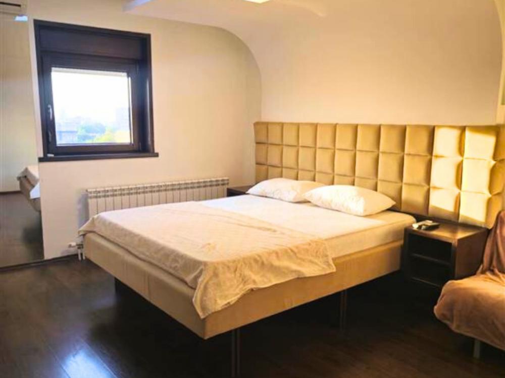Stan na prodaju u Beogradu, Vračar, trosoban, 123m2, cena 320000 evra