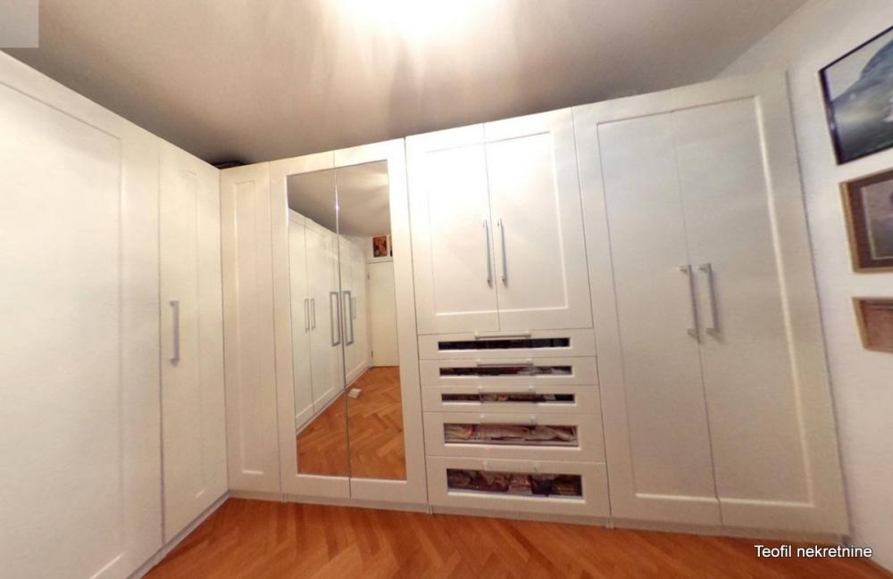 Stan na prodaju u Beogradu, Dorćol, troiposoban, 63m2, cena 295000 evra