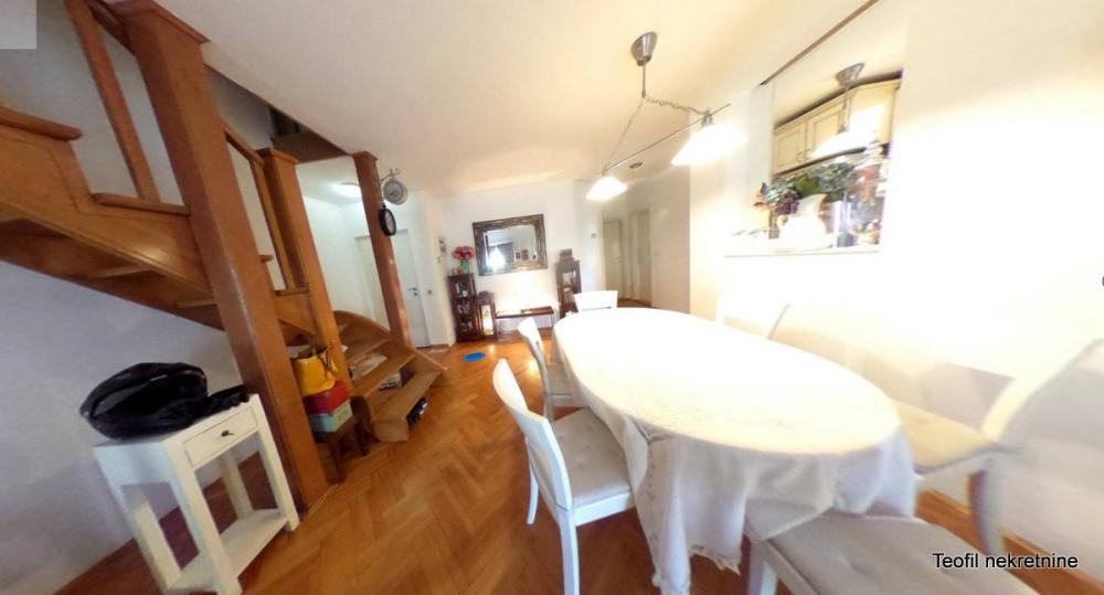 Stan na prodaju u Beogradu, Dorćol, troiposoban, 63m2, cena 295000 evra