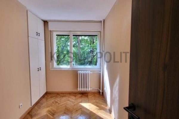 Stan na prodaju u Beogradu, Kalenić pijaca, cetvorosoban, 100m2, cena 420000 evra