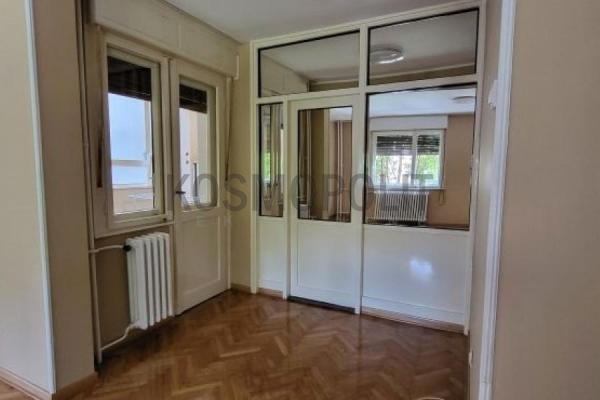 Stan na prodaju u Beogradu, Kalenić pijaca, cetvorosoban, 100m2, cena 420000 evra