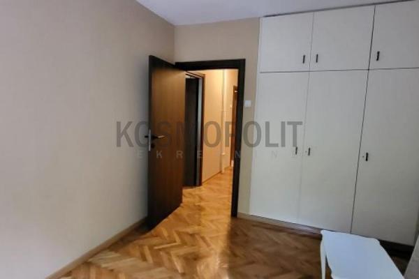 Stan na prodaju u Beogradu, Kalenić pijaca, cetvorosoban, 100m2, cena 420000 evra
