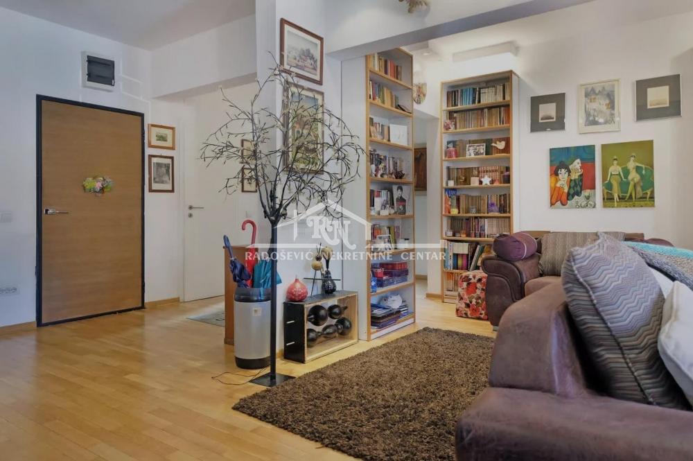 Stan na prodaju u Beogradu, Vračar, trosoban, 101m2, cena 305000 evra
