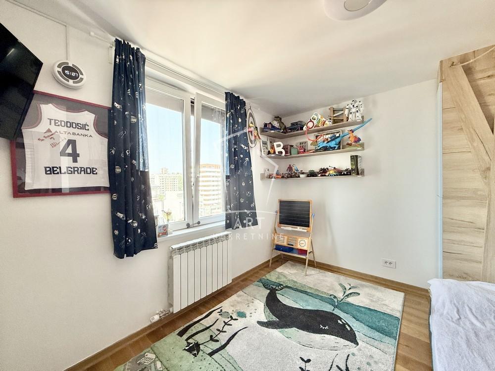 Stan na prodaju u Beogradu, Pašino brdo, cetvorosoban, 91m2, cena 350000 evra
