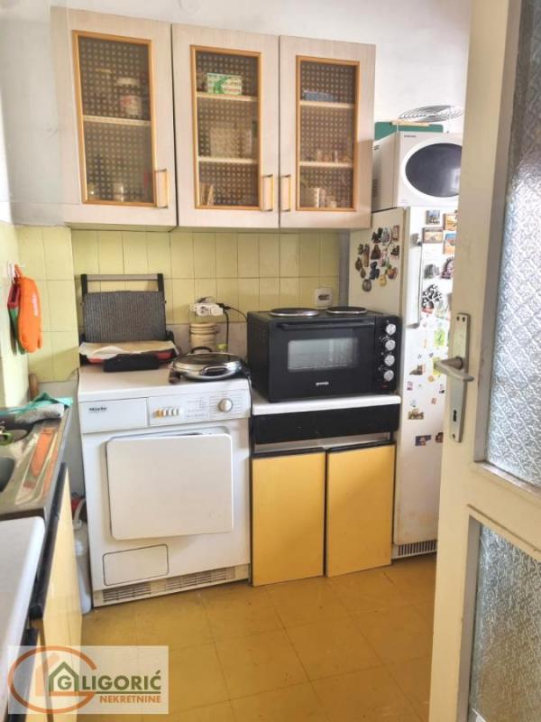 Stan na prodaju u Beogradu, Voždovac, dvosoban, 65m2, cena 160000 evra