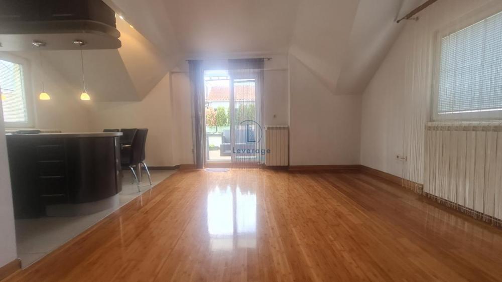 Stan na prodaju u Beogradu, Vračar (Hram), troiposoban, 86m2, cena 292000 evra