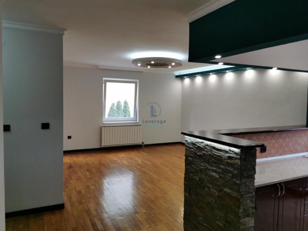 Stan na prodaju u Beogradu, Dušanovac, jednoiposoban, 56m2, cena 159600 evra