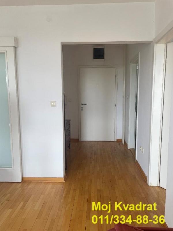 Stan na prodaju u Beogradu, Novi Beograd blok 72, jednoiposoban, 53m2, cena 158000 evra