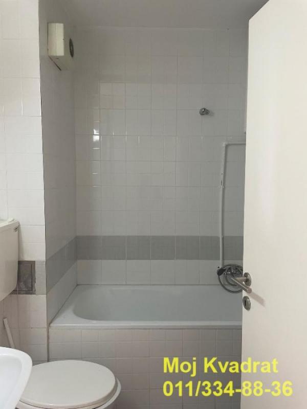 Stan na prodaju u Beogradu, Novi Beograd blok 72, jednoiposoban, 53m2, cena 158000 evra