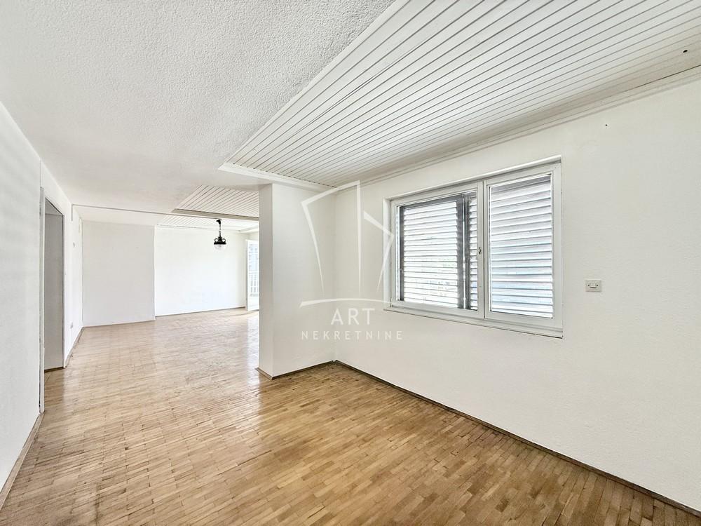 Stan na prodaju u Beogradu, Slavija, dvosoban, 79m2, cena 279900 evra