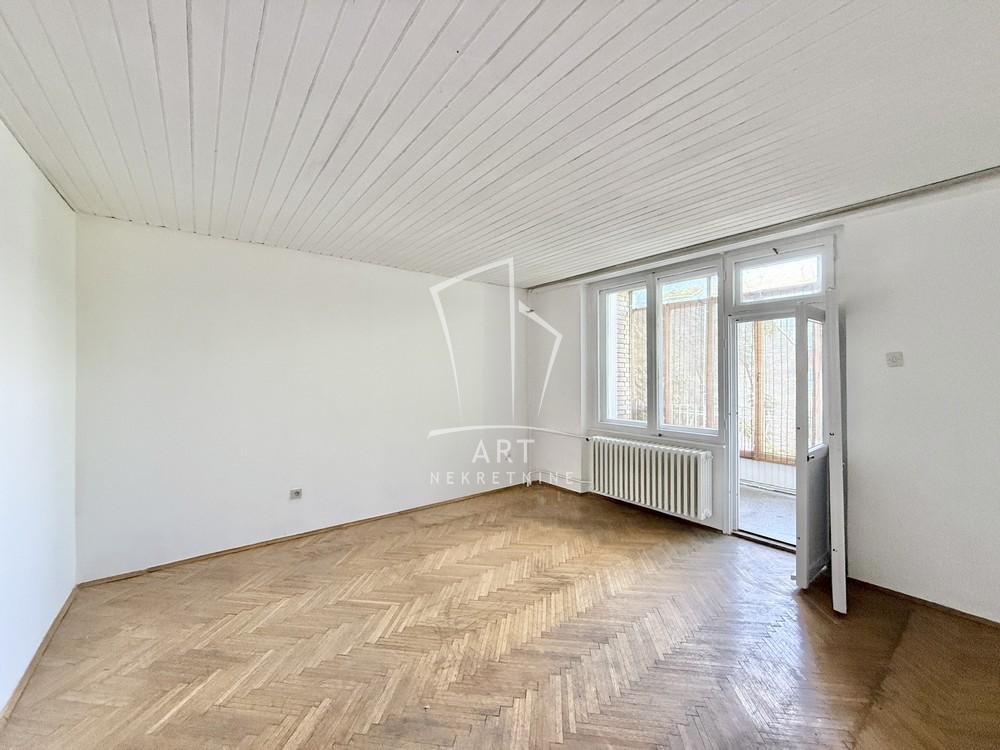 Stan na prodaju u Beogradu, Slavija, dvosoban, 79m2, cena 279900 evra