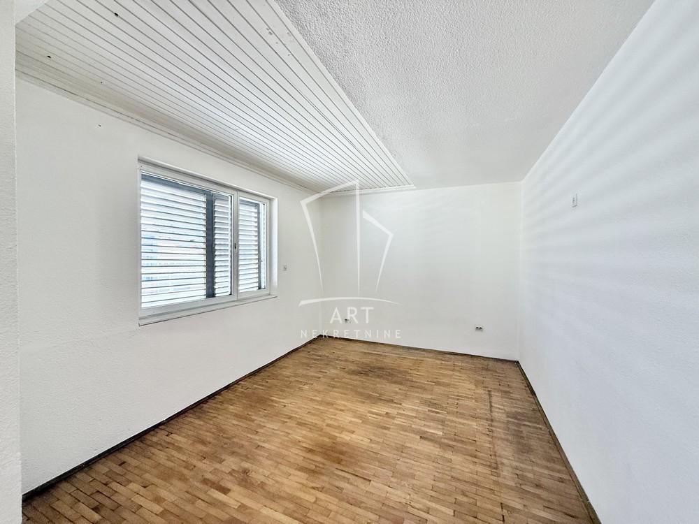 Stan na prodaju u Beogradu, Slavija, dvosoban, 79m2, cena 279900 evra