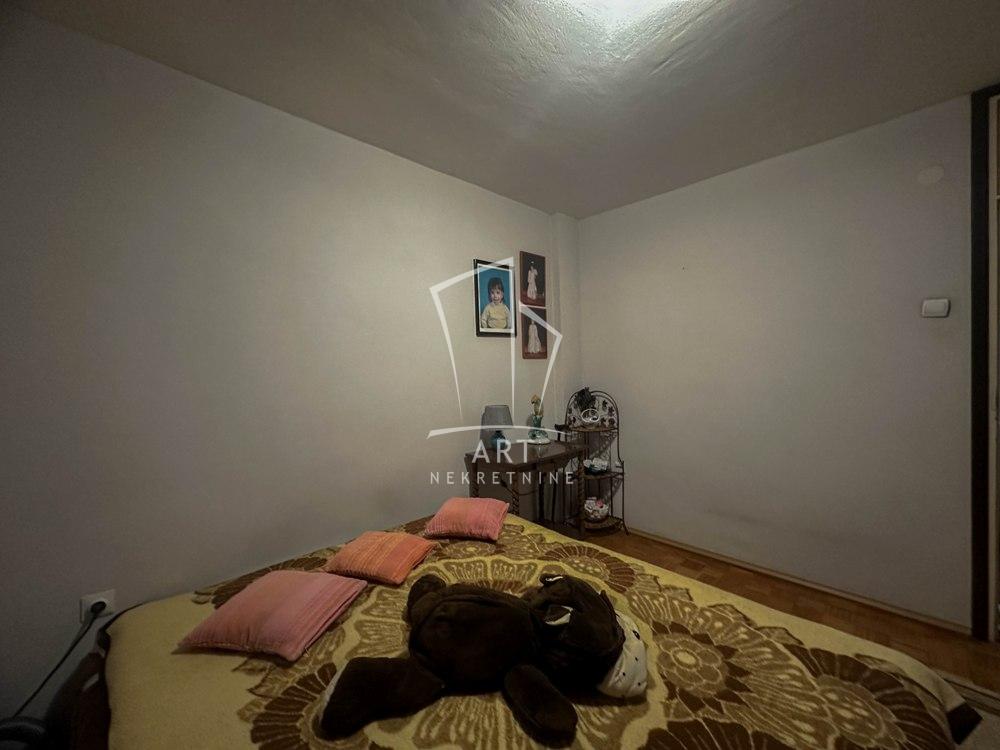 Stan na prodaju u Beogradu, Novi Beograd blok 28 (Potkovica), dvoiposoban, 66m2, cena 185000 evra
