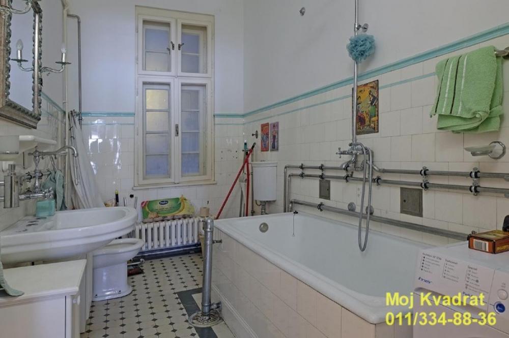 Stan na prodaju u Beogradu, Trg Nikole Pašića, cetvorosoban, 128m2, cena 549000 evra