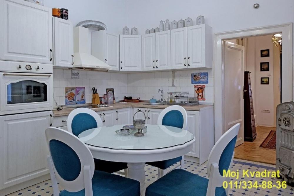 Stan na prodaju u Beogradu, Trg Nikole Pašića, cetvorosoban, 128m2, cena 549000 evra