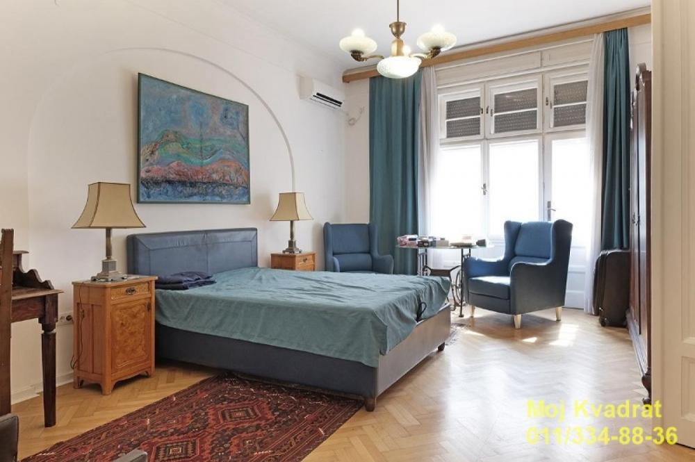 Stan na prodaju u Beogradu, Trg Nikole Pašića, cetvorosoban, 128m2, cena 549000 evra
