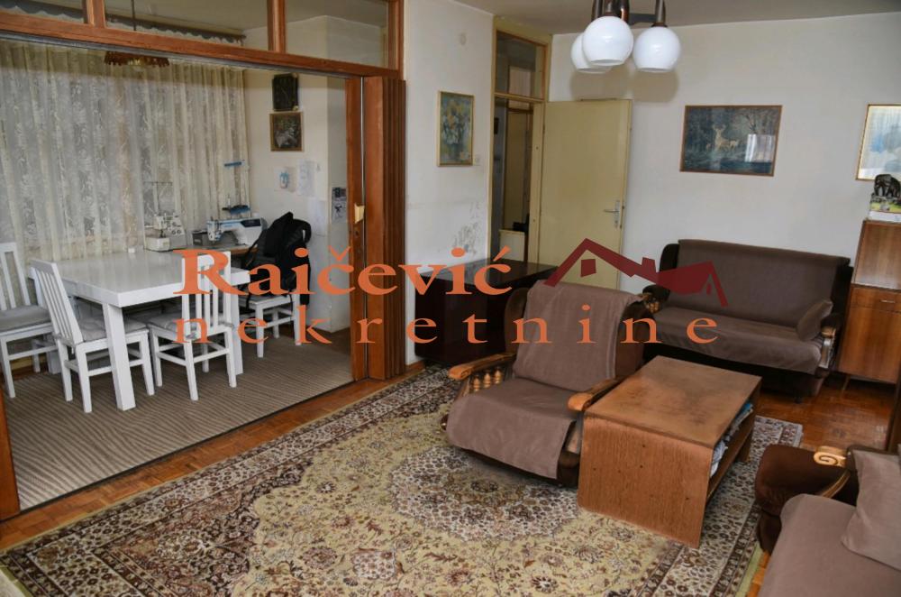 Stan na prodaju u Beogradu, Dorćol, dvoiposoban, 76m2, cena 296400 evra