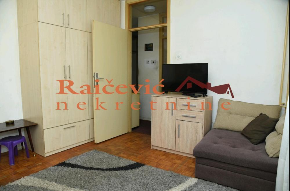 Stan na prodaju u Beogradu, Dorćol, dvoiposoban, 76m2, cena 296400 evra