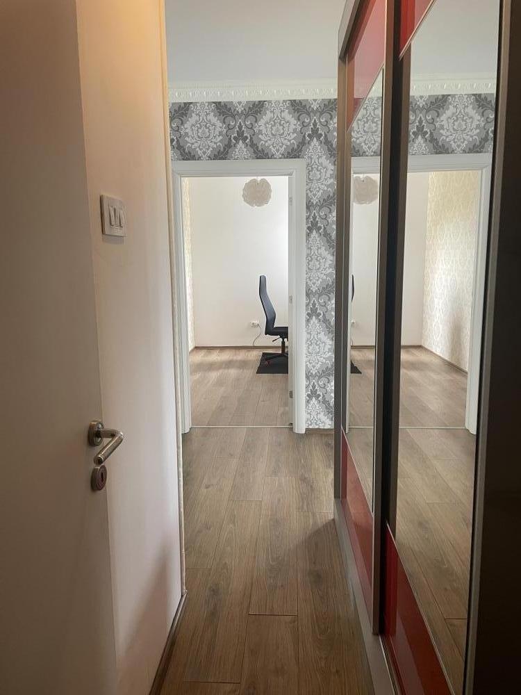 Stan na prodaju u Beogradu, Voždovac, trosoban, 61m2, cena 168000 evra